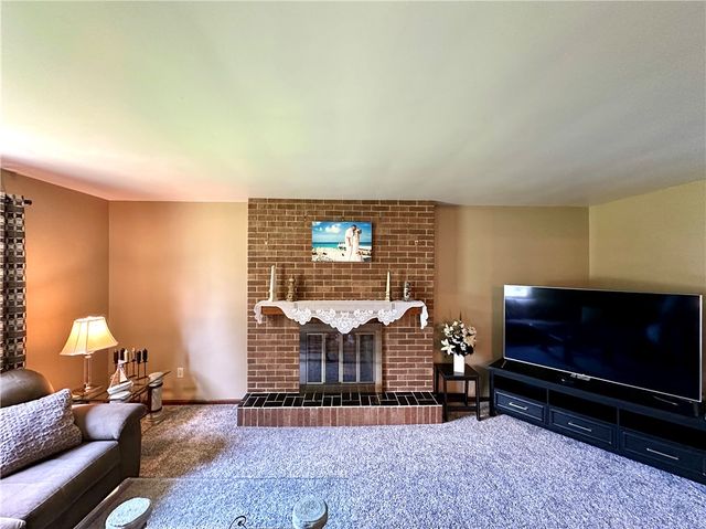 3442 Carmela Dr, Neshannock Twp, PA 16105