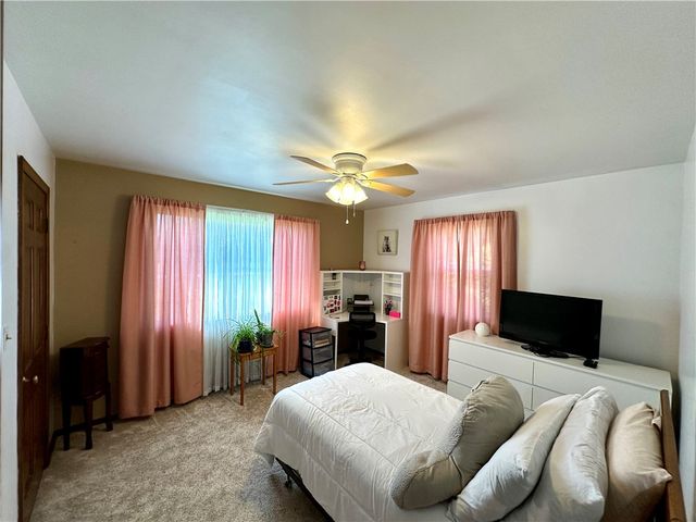 3442 Carmela Dr, Neshannock Twp, PA 16105