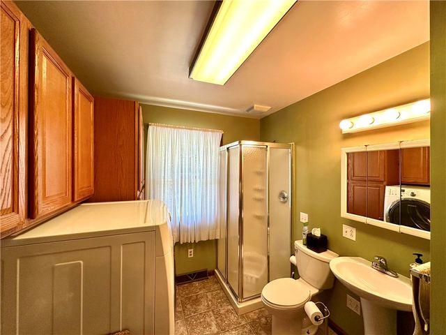 3442 Carmela Dr, Neshannock Twp, PA 16105