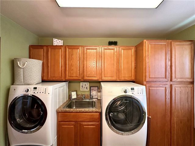 3442 Carmela Dr, Neshannock Twp, PA 16105