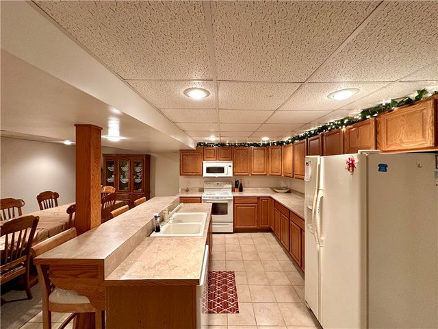 3442 Carmela Dr, Neshannock Twp, PA 16105
