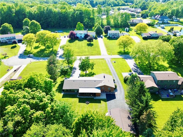 3442 Carmela Dr, Neshannock Twp, PA 16105