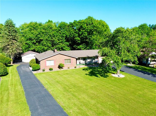 3442 Carmela Dr, Neshannock Twp, PA 16105