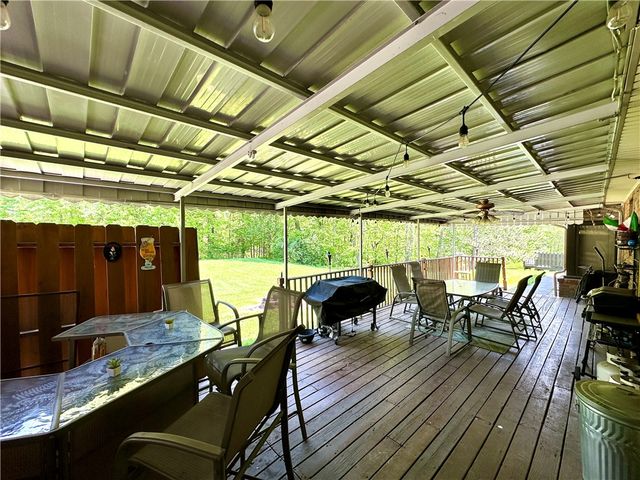 3442 Carmela Dr, Neshannock Twp, PA 16105