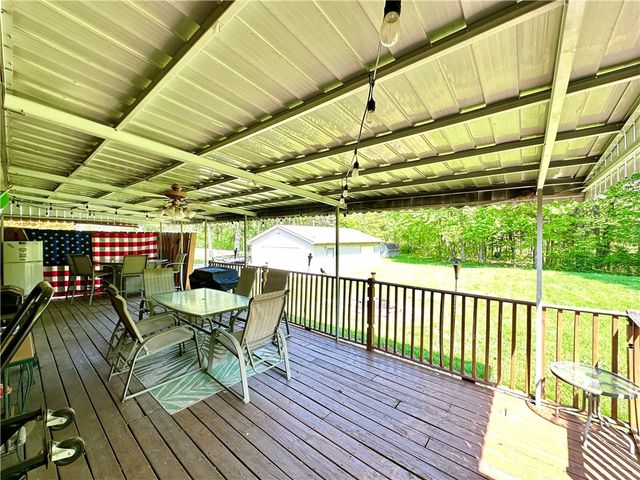 3442 Carmela Dr, Neshannock Twp, PA 16105
