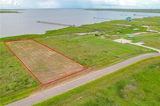 143 Sunrise Dr, Rockport, TX 78382