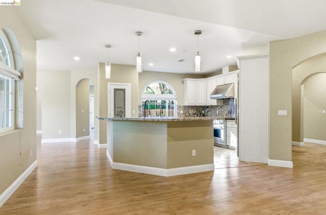 1747 1St Ave, Walnut Creek, CA 94597