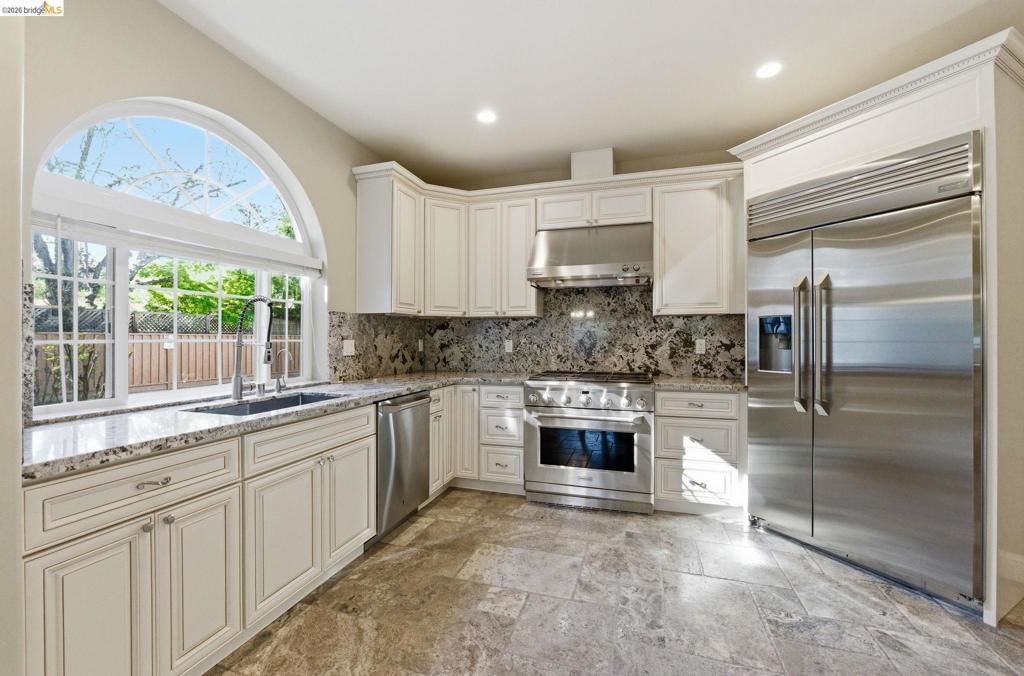 Image 15 of property listing at 1747 1St Ave, Walnut Creek, CA 94597