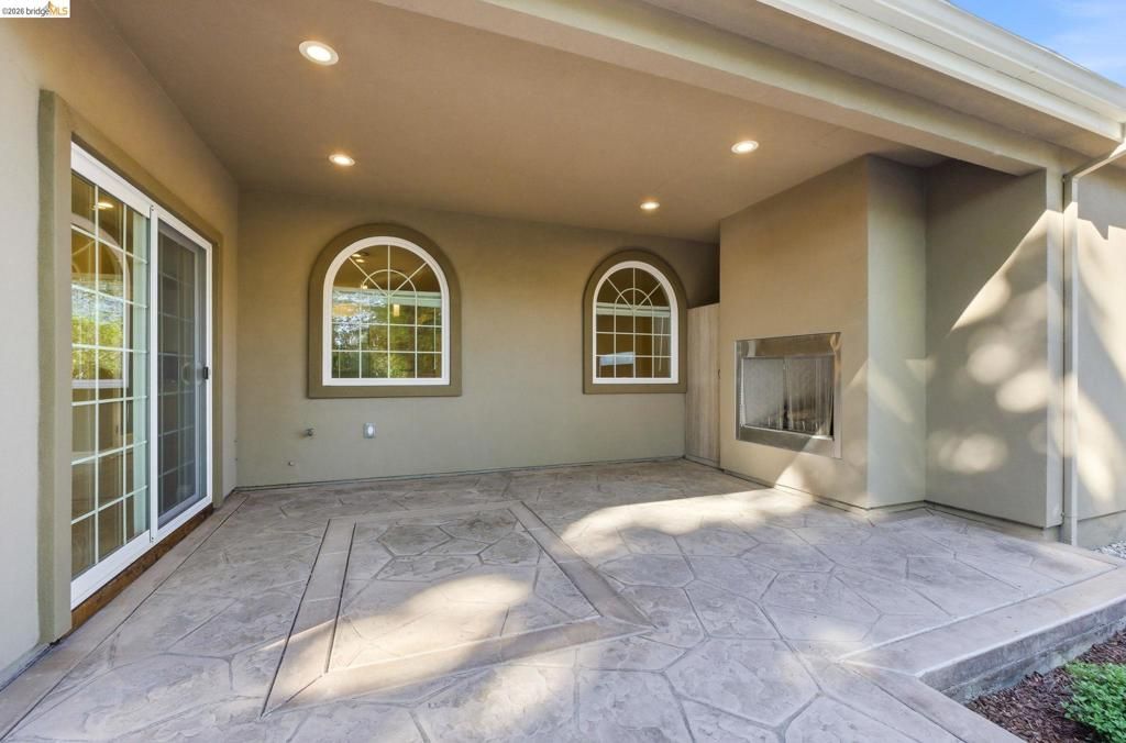 Image 43 of property listing at 1747 1St Ave, Walnut Creek, CA 94597