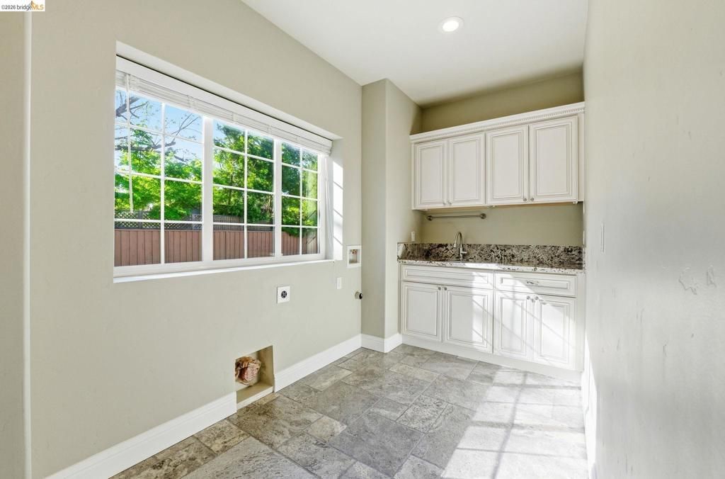 Image 8 of property listing at 1747 1St Ave, Walnut Creek, CA 94597