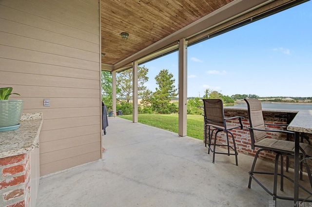 126 Serenity Dr, Denham Springs, LA 70706
