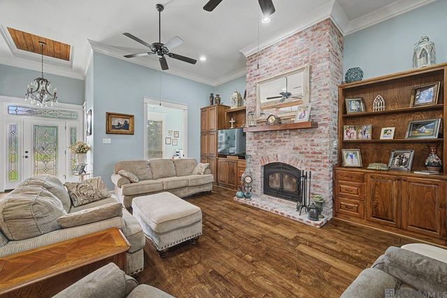 126 Serenity Dr, Denham Springs, LA 70706