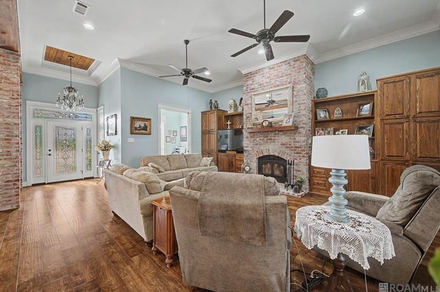 126 Serenity Dr, Denham Springs, LA 70706