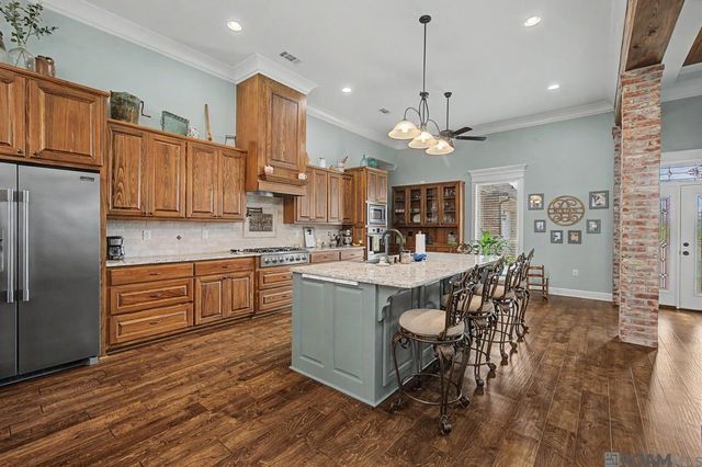 126 Serenity Dr, Denham Springs, LA 70706