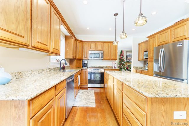 4695 Emerald Valley Loop, Handy Township, MI 48836