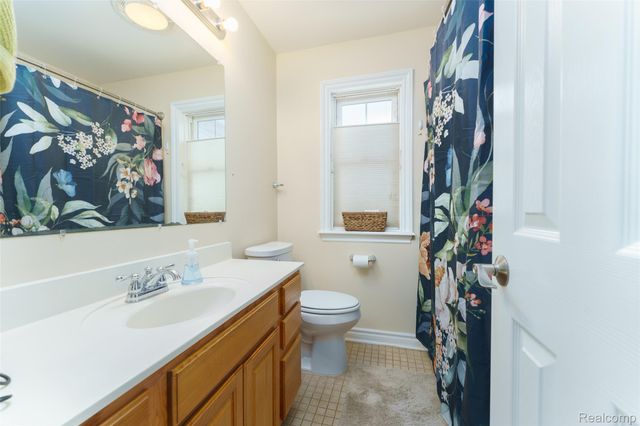 4695 Emerald Valley Loop, Handy Township, MI 48836