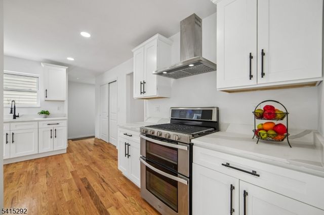 207 Lake Shore Dr, Parsippany-troy Hills Twp., NJ 07034