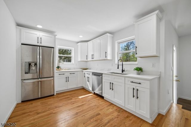 207 Lake Shore Dr, Parsippany-troy Hills Twp., NJ 07034