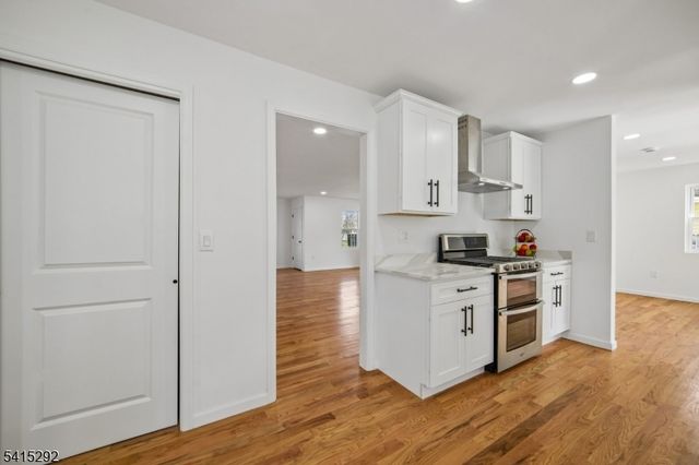 207 Lake Shore Dr, Parsippany-troy Hills Twp., NJ 07034