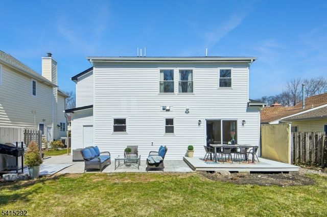 207 Lake Shore Dr, Parsippany-troy Hills Twp., NJ 07034