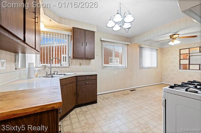 8131 Banner Street, Taylor, MI 48180