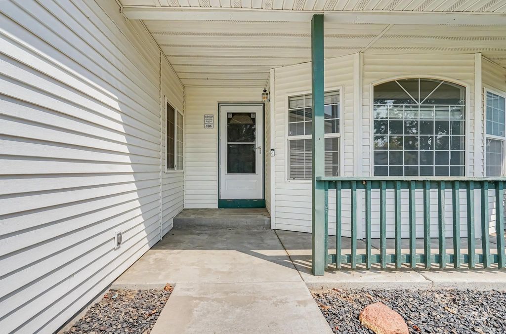 1807 Fairoaks Dr., Caldwell, ID 83605 photo 2