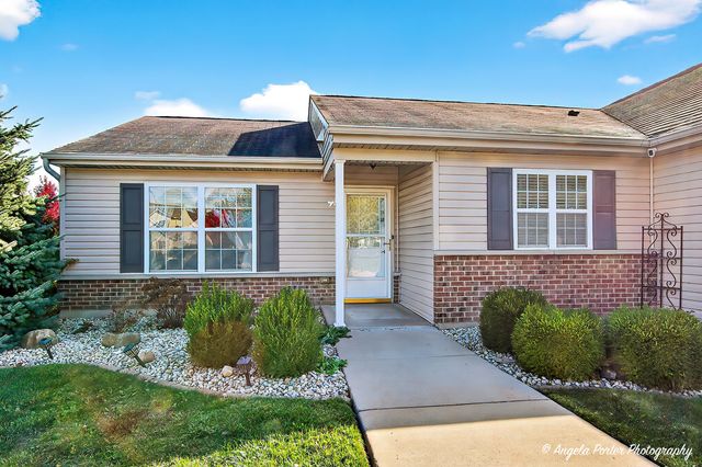 806 Madison Avenue, Mchenry, IL 60050