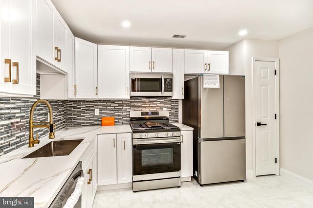 2607 BEACON HILL DR, Sicklerville, NJ 08081