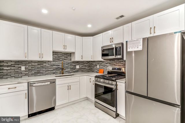 2607 BEACON HILL DR, Sicklerville, NJ 08081