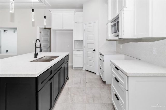 618 N Erica Street, Pharr, TX 78577