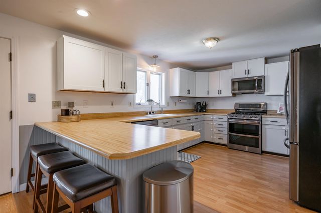 528 Weston Road, Manchester, NH 03103