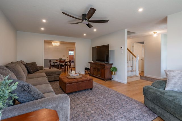 528 Weston Road, Manchester, NH 03103