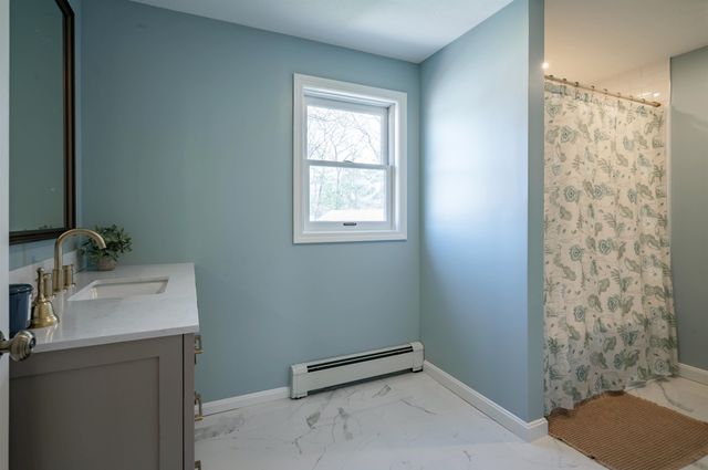 528 Weston Road, Manchester, NH 03103