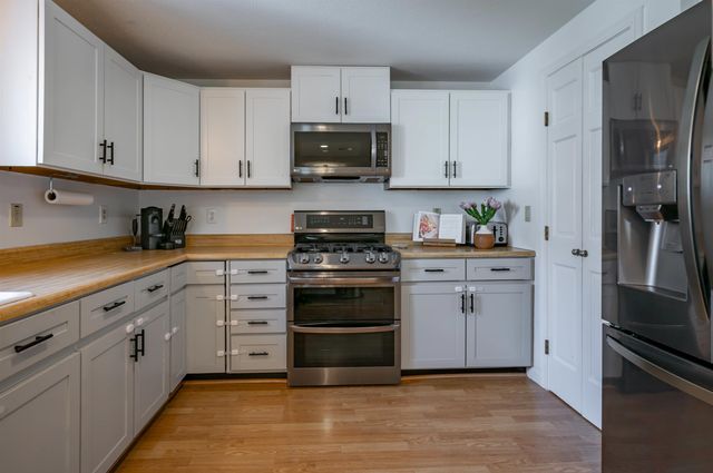 528 Weston Road, Manchester, NH 03103