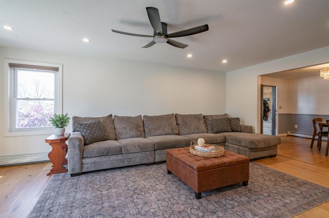 528 Weston Road, Manchester, NH 03103