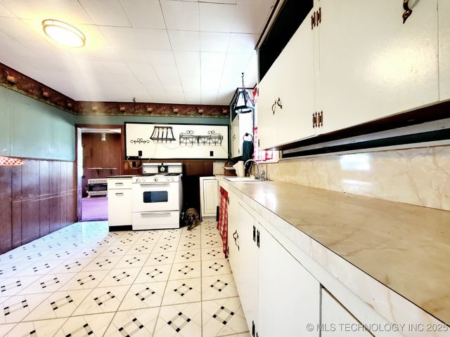 16060 Old Morris Highway, Okmulgee, OK 74447