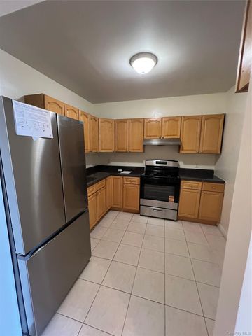 196-15 Hillside Avenue 2, Hollis, NY 11423