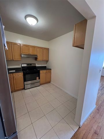 196-15 Hillside Avenue 2, Hollis, NY 11423