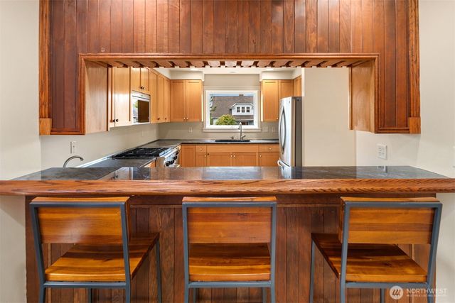 4600 Green Lake Way N, Seattle, WA 98103