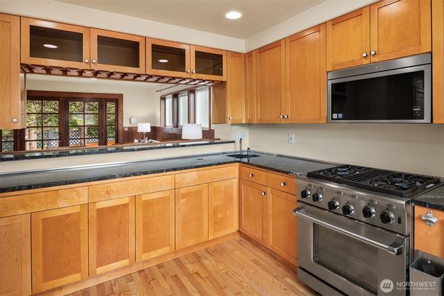 4600 Green Lake Way N, Seattle, WA 98103