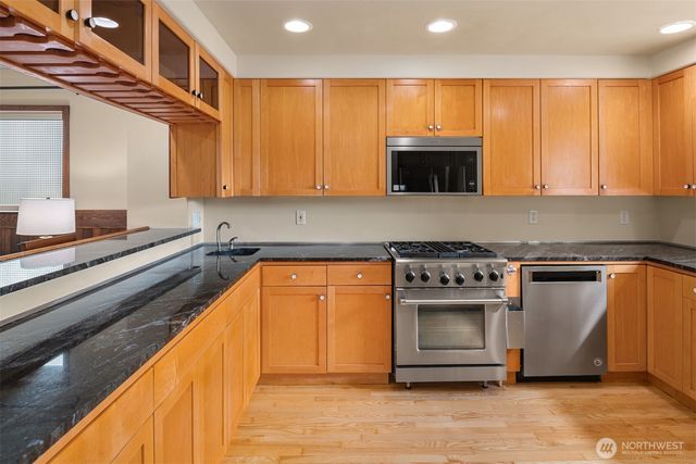 4600 Green Lake Way N, Seattle, WA 98103