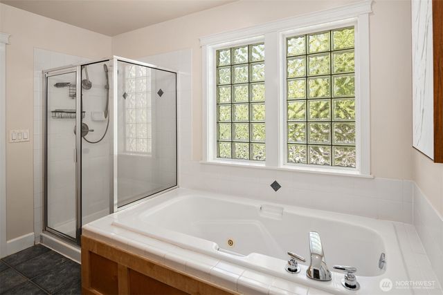 4600 Green Lake Way N, Seattle, WA 98103