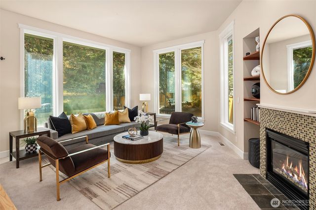4600 Green Lake Way N, Seattle, WA 98103