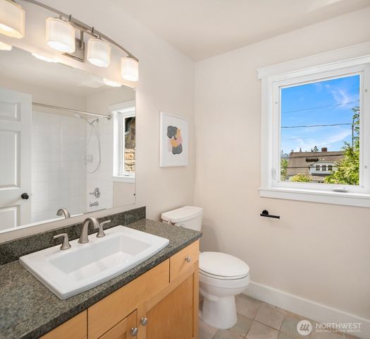 4600 Green Lake Way N, Seattle, WA 98103
