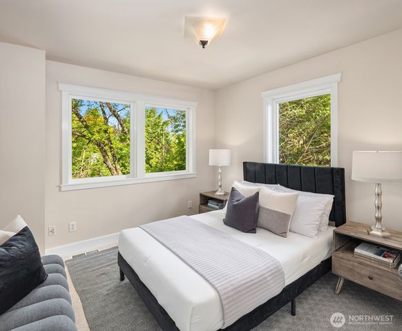 4600 Green Lake Way N, Seattle, WA 98103