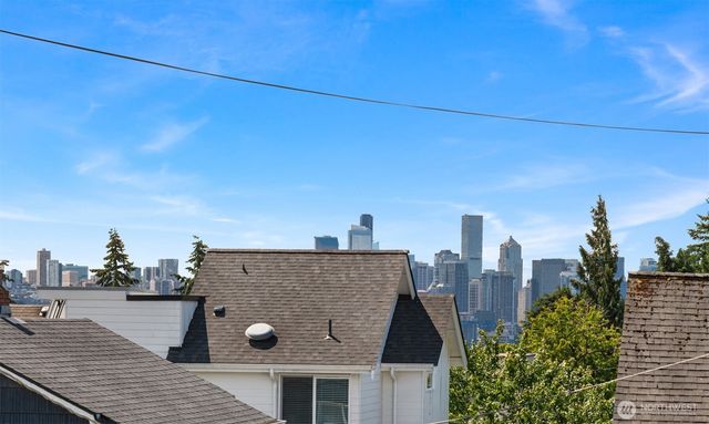 4600 Green Lake Way N, Seattle, WA 98103