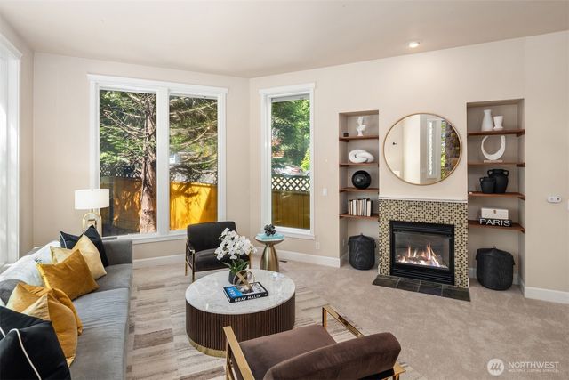 4600 Green Lake Way N, Seattle, WA 98103