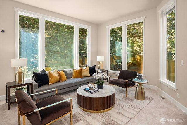 4600 Green Lake Way N, Seattle, WA 98103