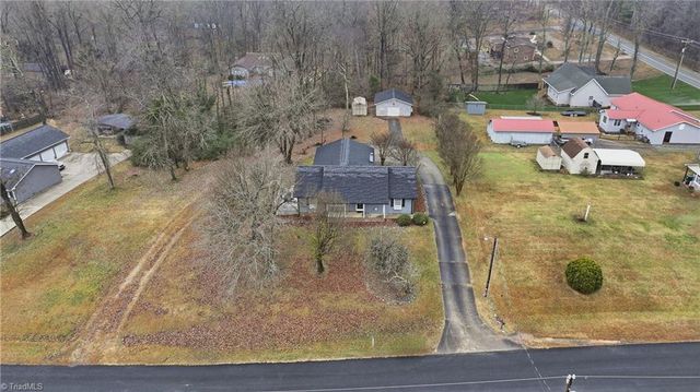 152 Wall Avenue, Thomasville, NC 27360