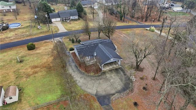 152 Wall Avenue, Thomasville, NC 27360